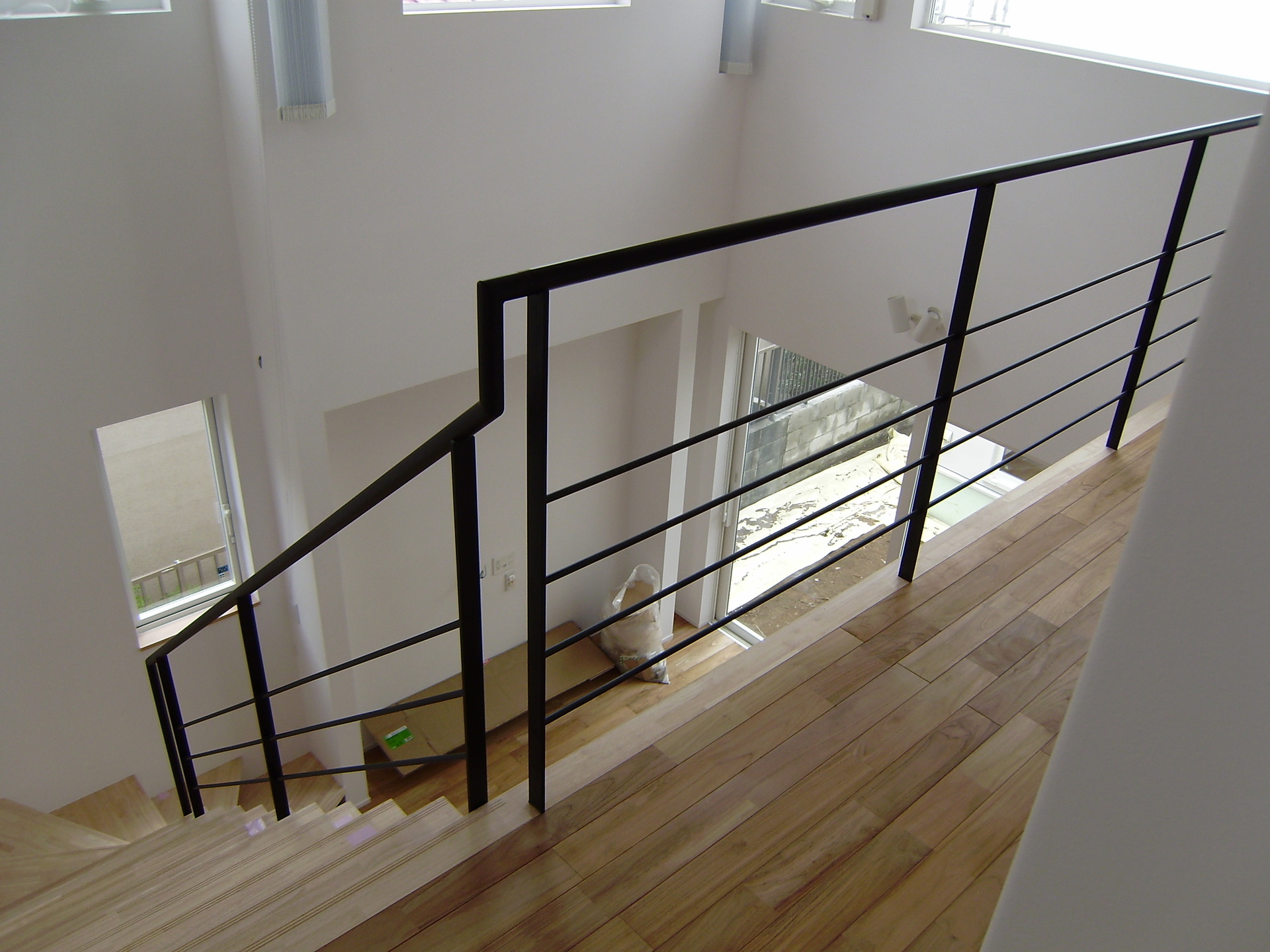 鉄骨階段 フラットバー手摺 エヌテック階段カタログ